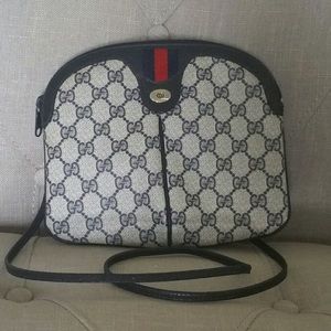 Vintage Gucci GG Supreme Crossbody Clutch Bag